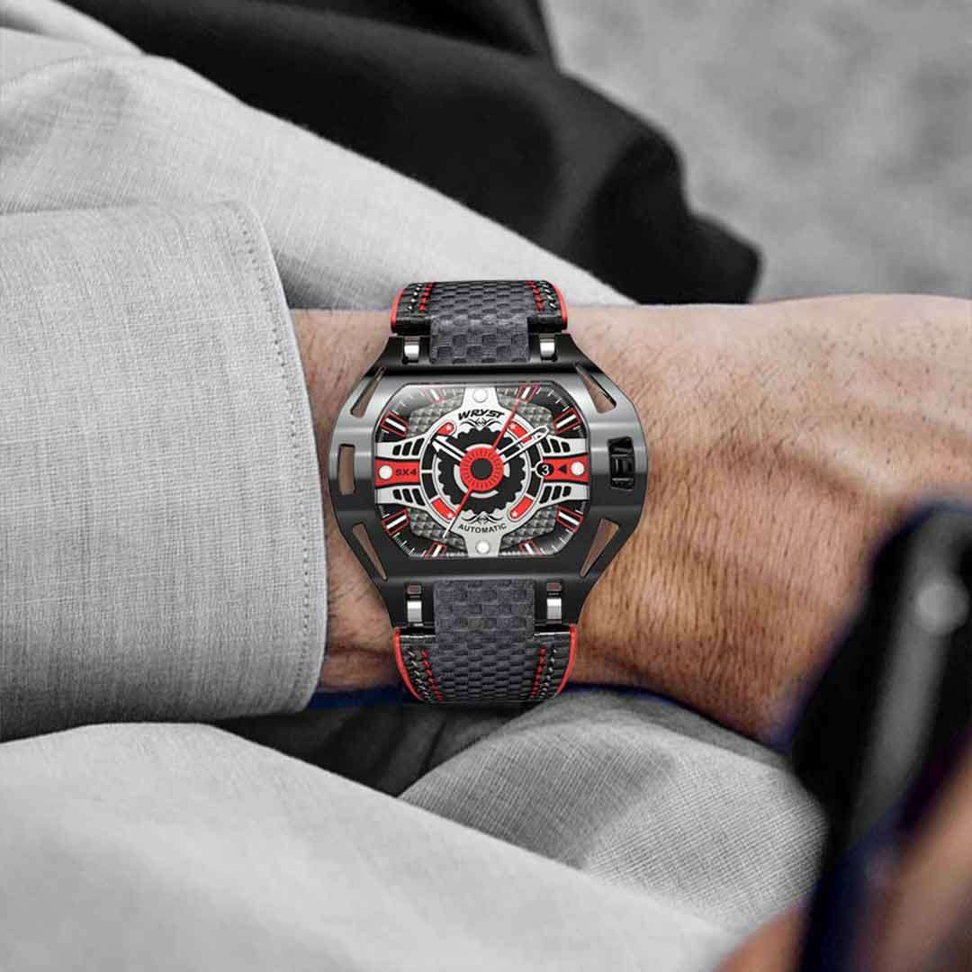 Montre noire Wryst SX4 avec bracelet en cuir noir en fibre de carbone