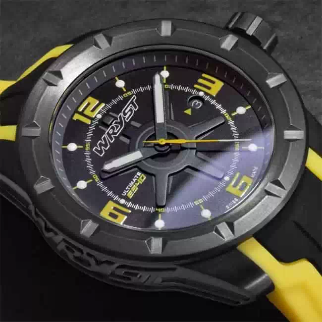 Reloj Suizo Negro Edición limitada en negro y amarillo